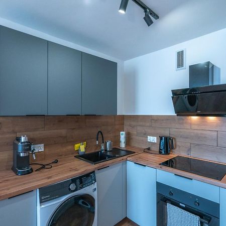 Verde Apartment Selfcheck-In 24H Wroclaw Bagian luar foto